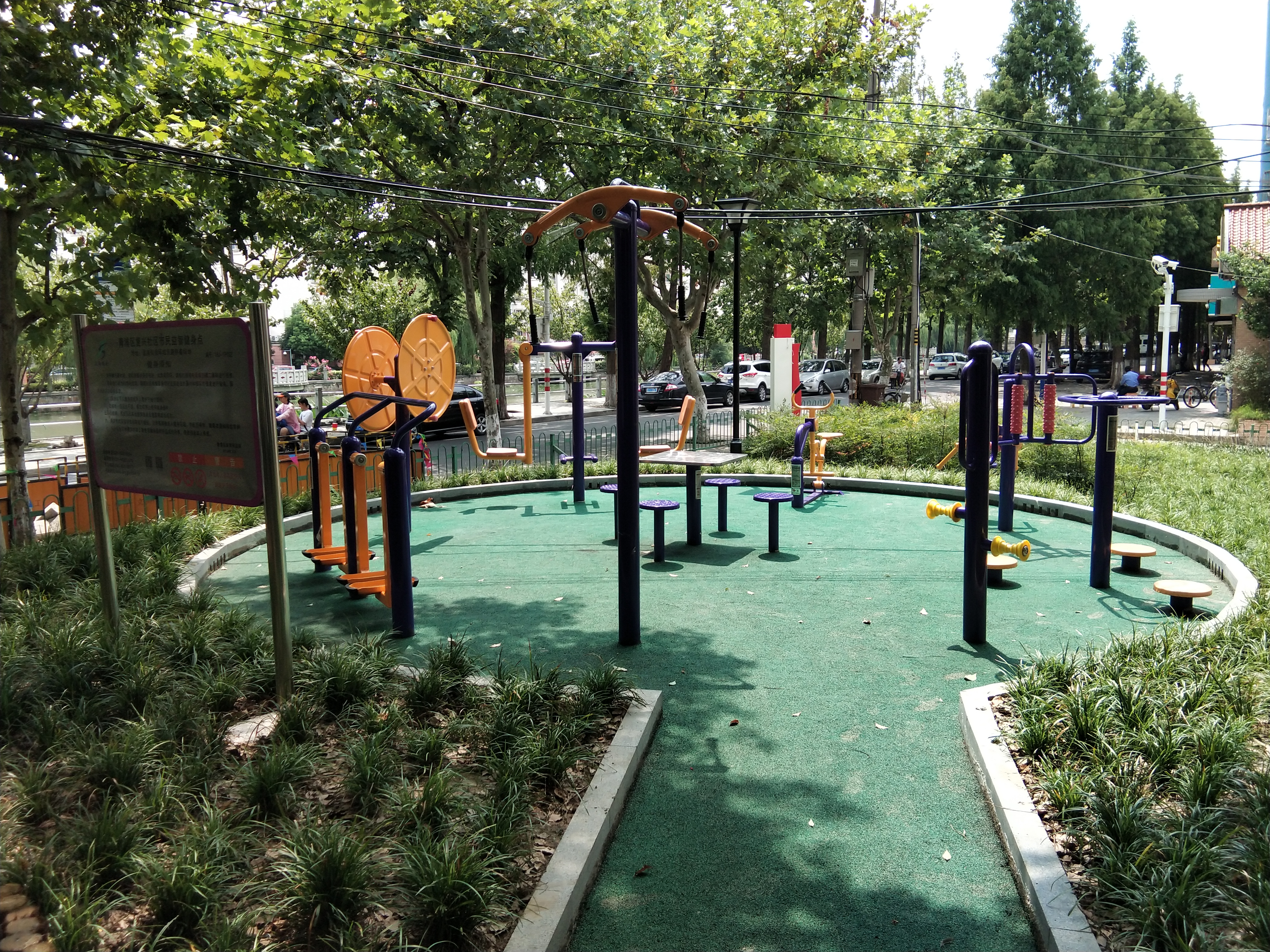 復(fù)興社區(qū)僑鑫綠地健身點