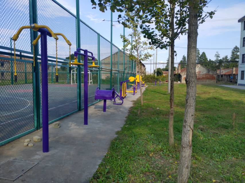 新海鎮(zhèn)長樂二村南側(cè)健身點