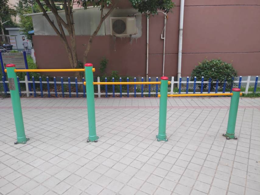 多聯(lián)壓腿架