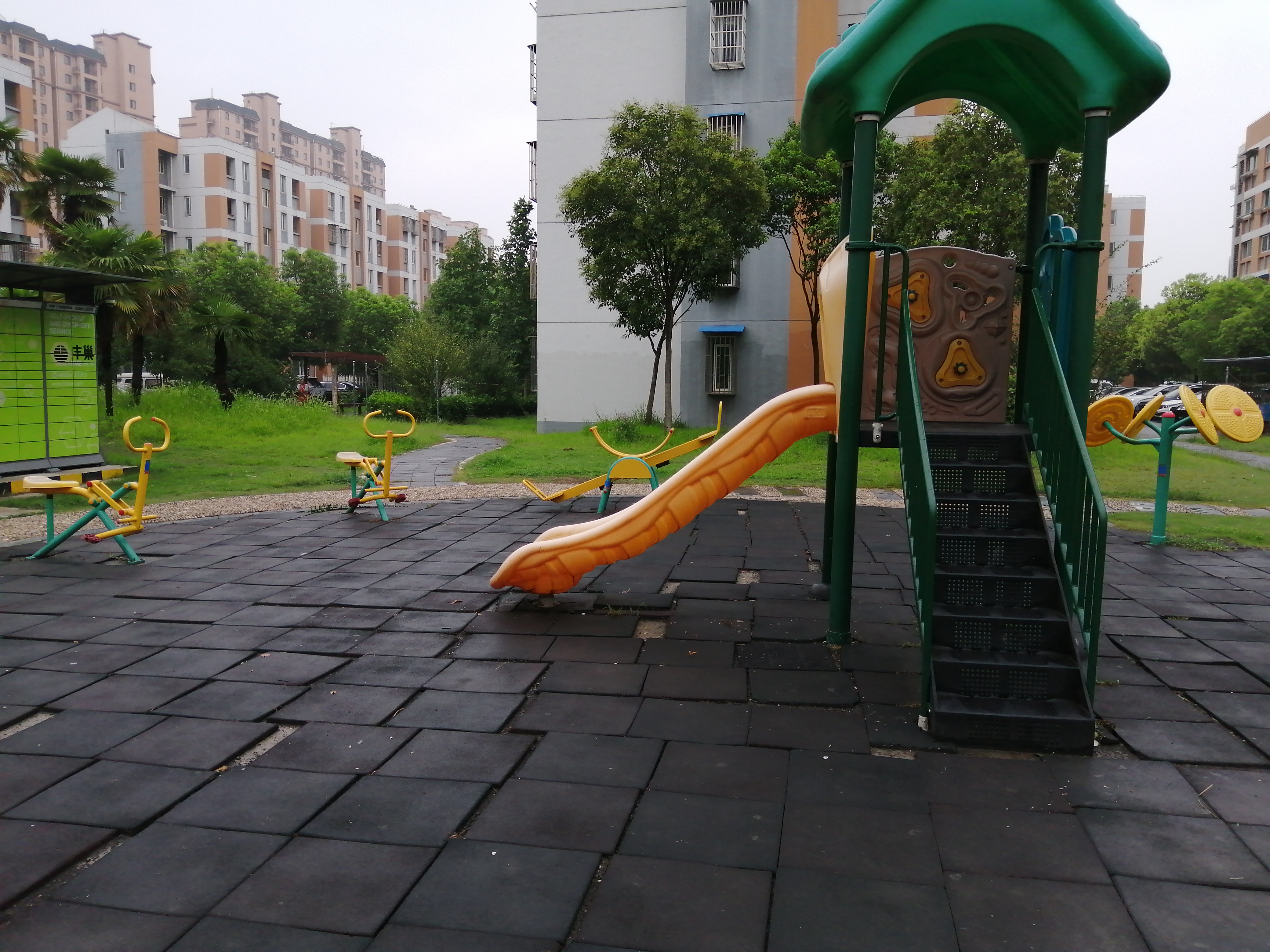 欣樂(lè)苑西苑健身點(diǎn)