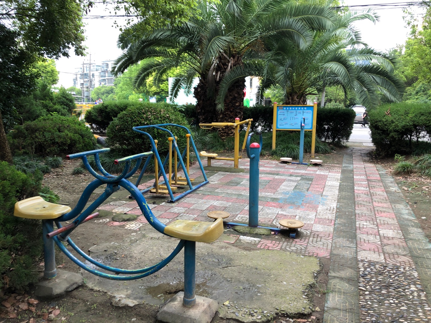 江華社區(qū)靖遠路670號健身點