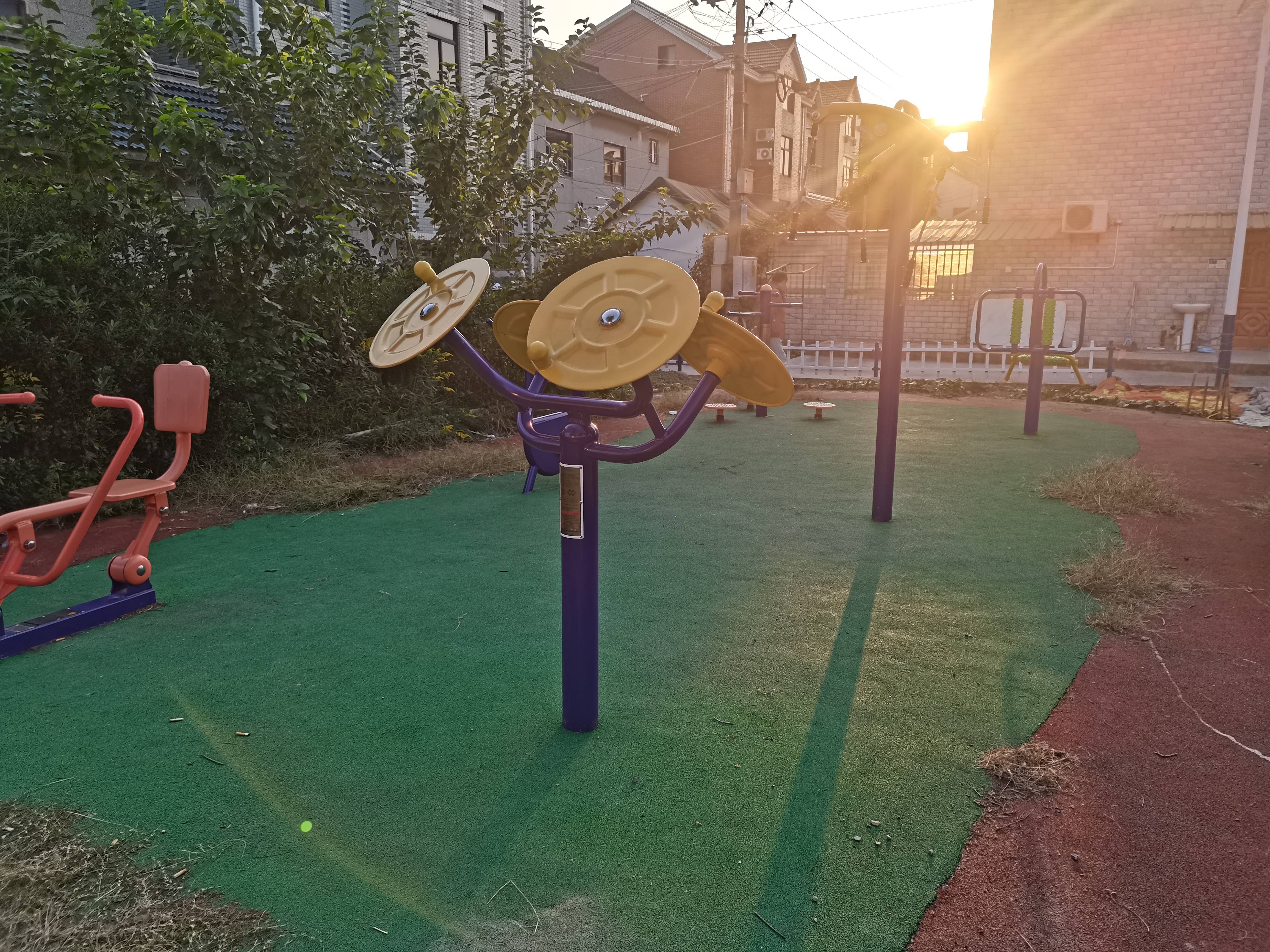 夏陽街道塘郁村十一組健身苑點