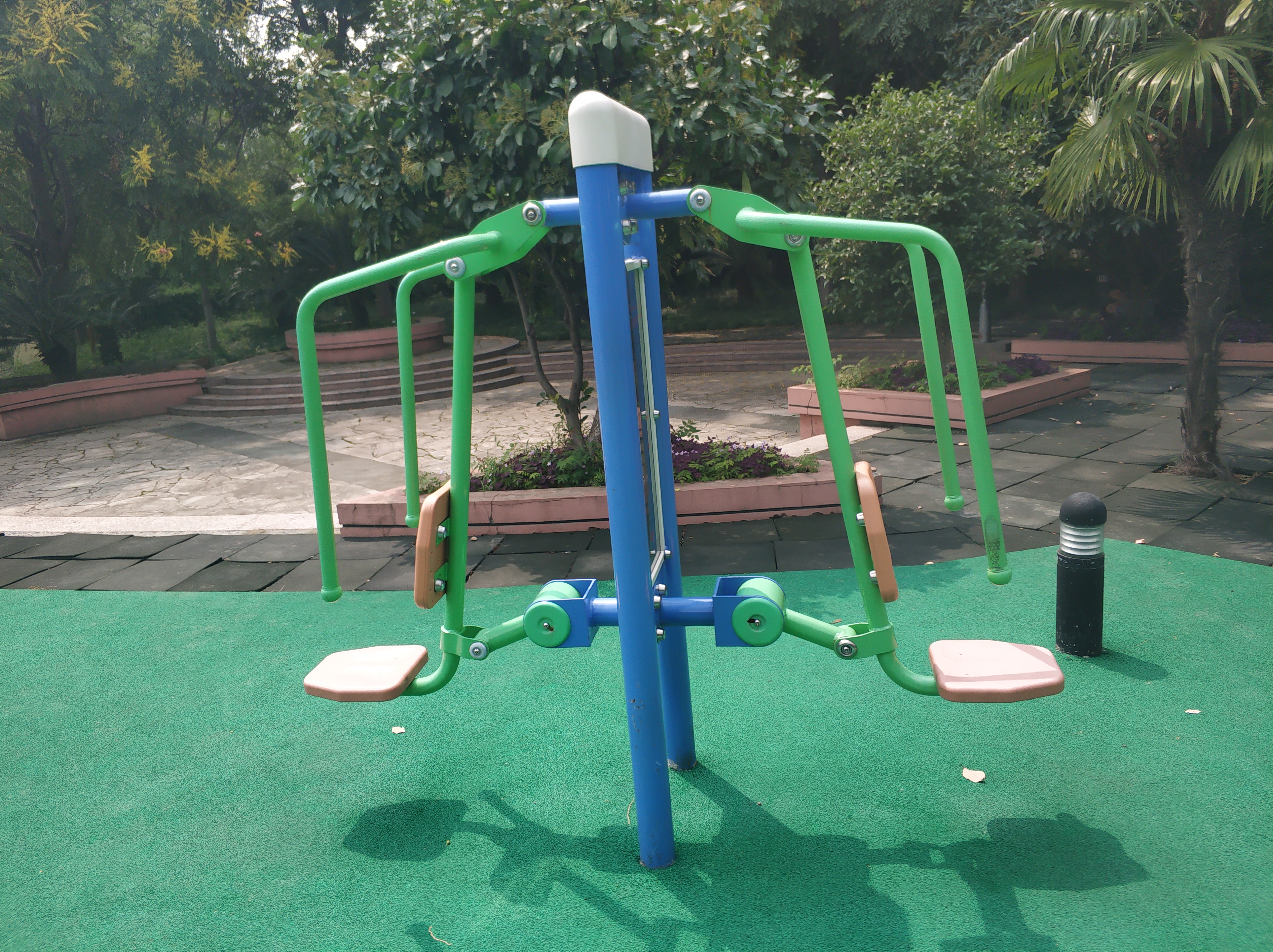 雙立柱推力訓(xùn)練器