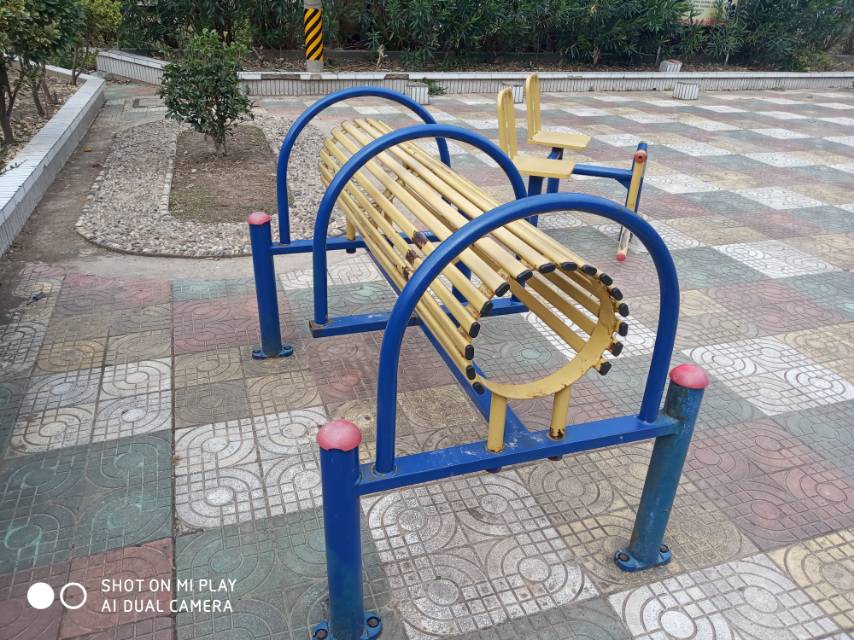 腰背伸展訓(xùn)練器