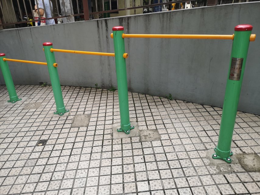 多聯(lián)壓腿架