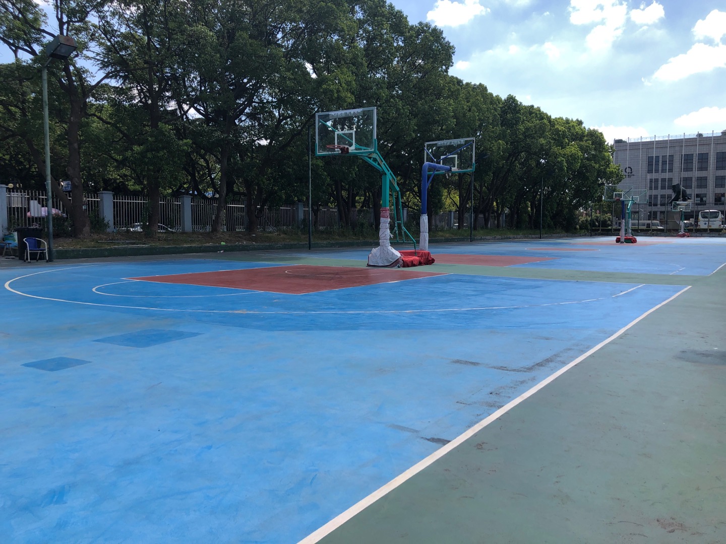金山區(qū)社會體育管理中心市民籃球場