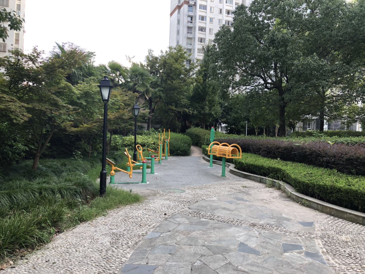 夏朵園居委A健身苑點