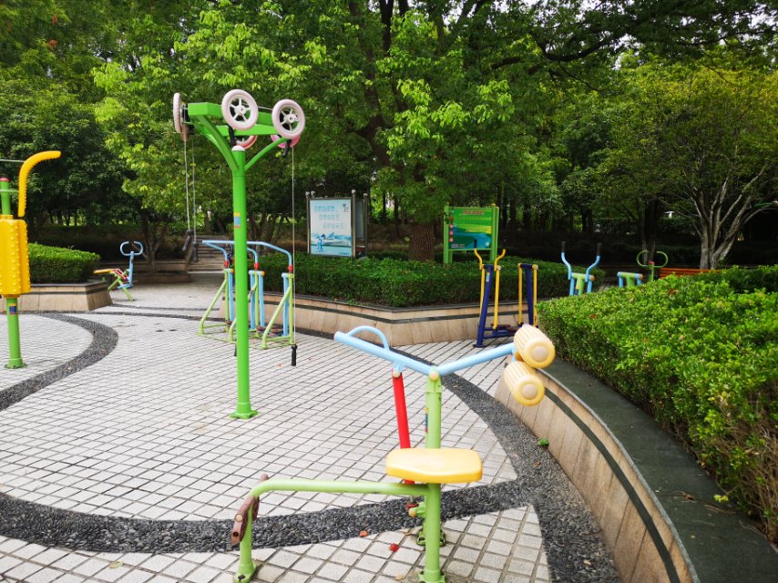 世紀(jì)一村健身點(diǎn)