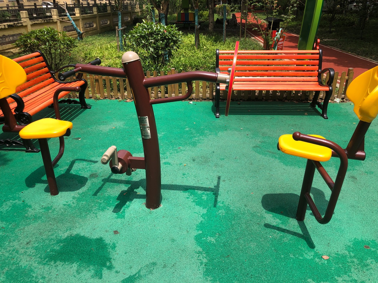 腳部轉(zhuǎn)動臂力器