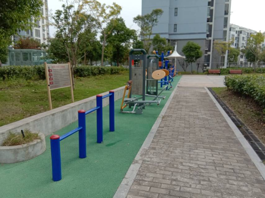 裕政路725弄益智類健身路徑