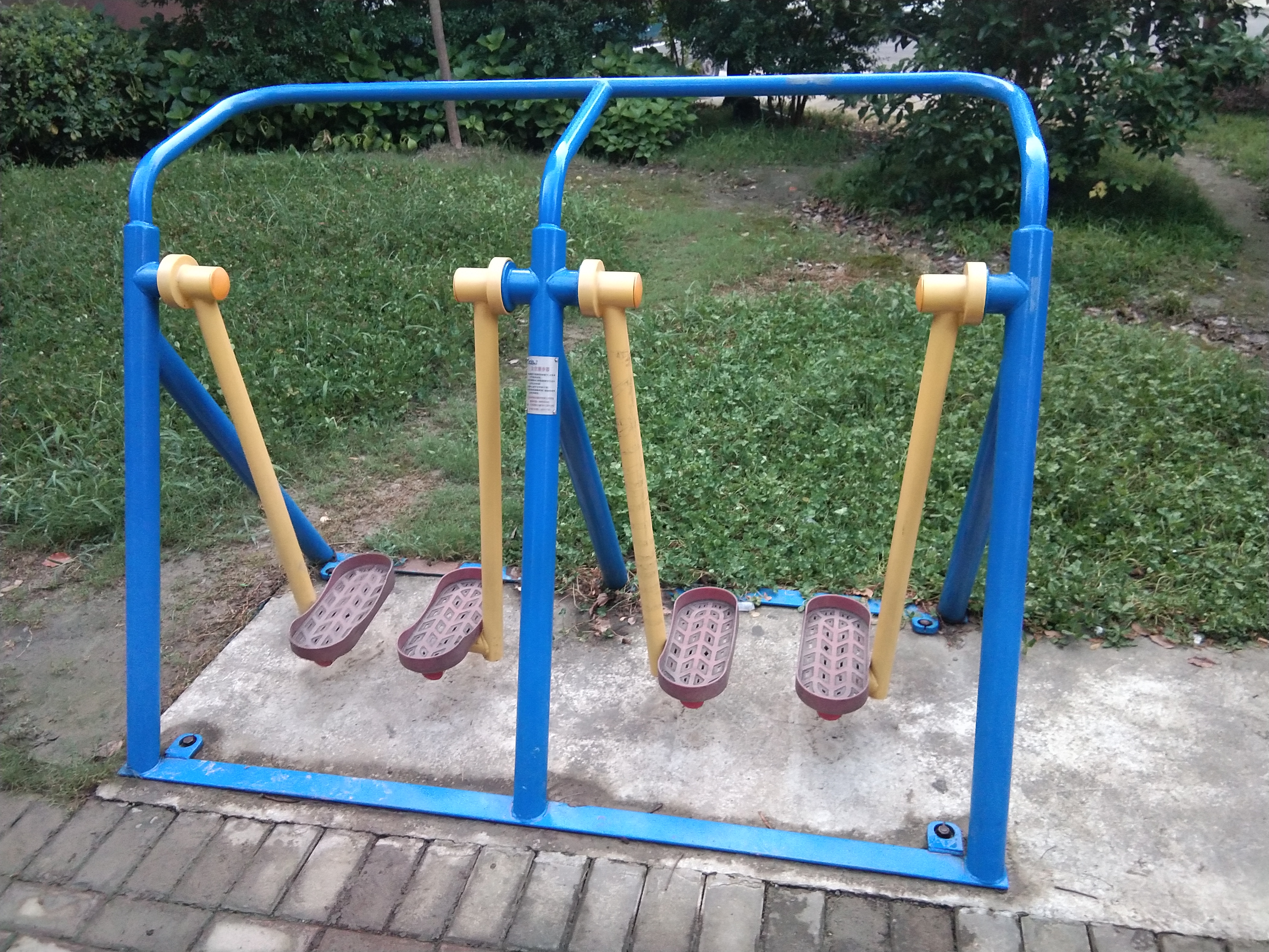 雙位太空漫步機