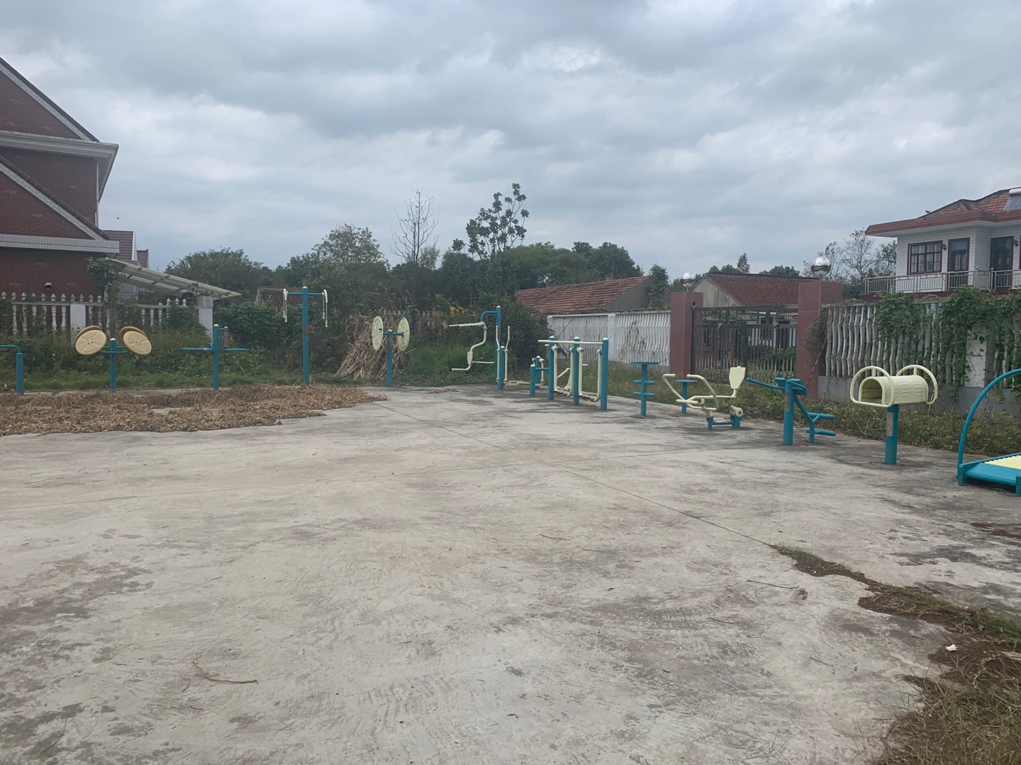 豎新鎮(zhèn)躍進(jìn)村活動(dòng)中心健身點(diǎn)