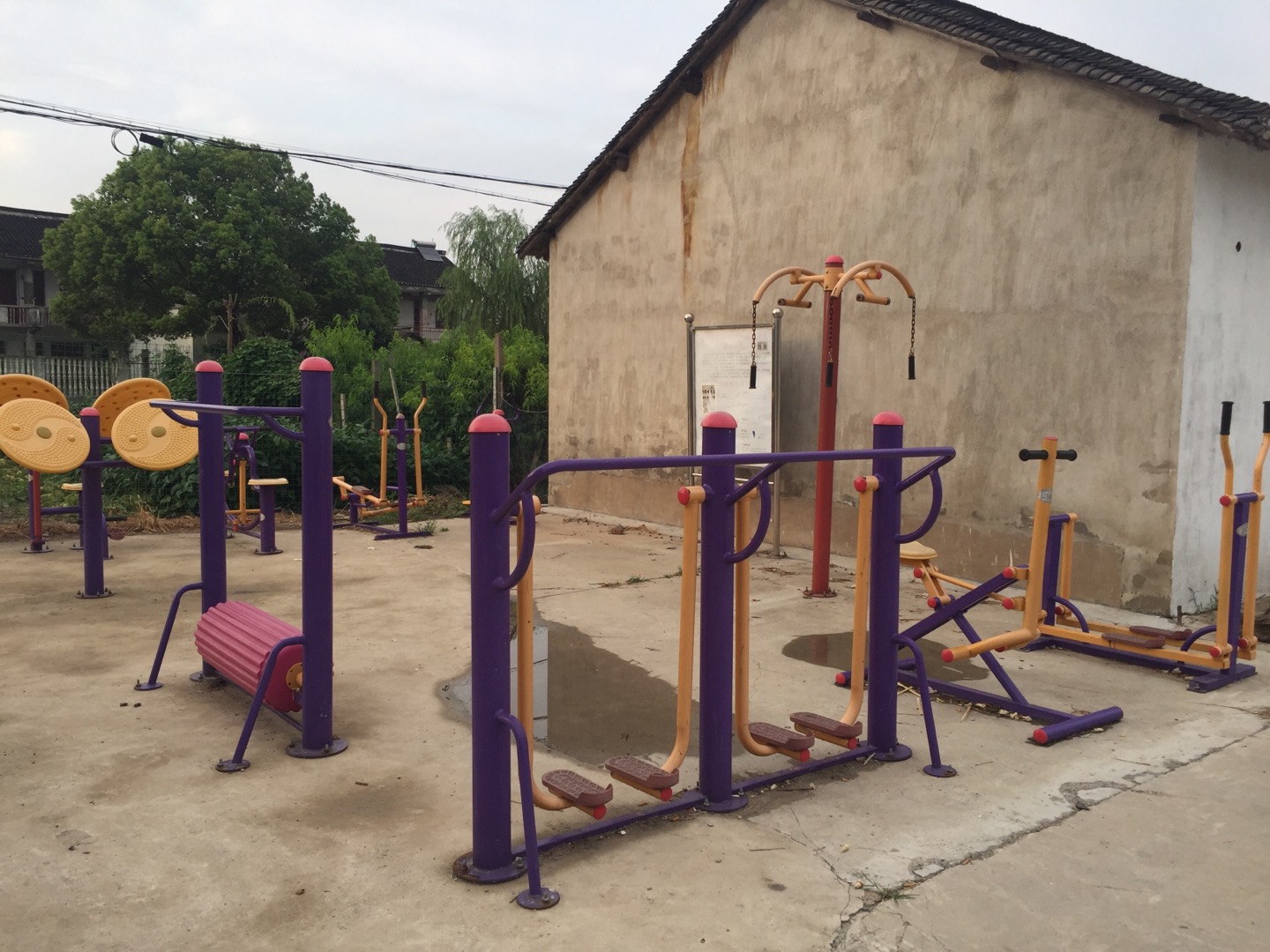 華亭鎮(zhèn)雙塘村雙塘13隊(duì)健身點(diǎn)