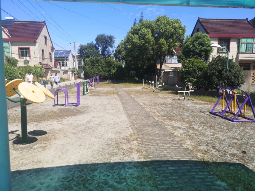 花園居委健身點(diǎn)