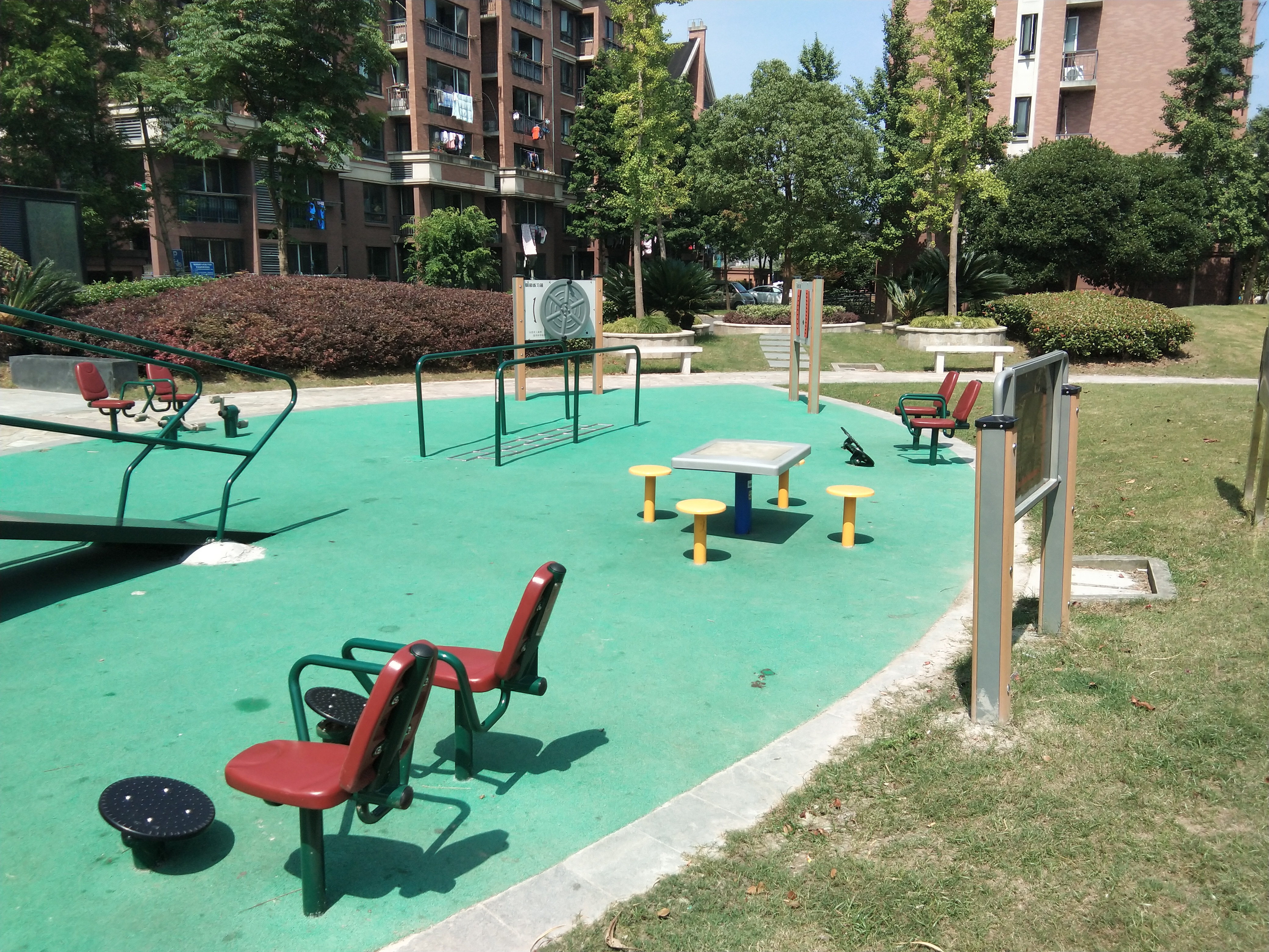 紅莊小區(qū)市民益智健身苑點(diǎn)