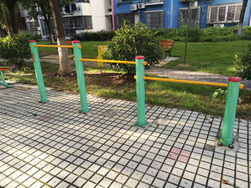 多聯(lián)壓腿架