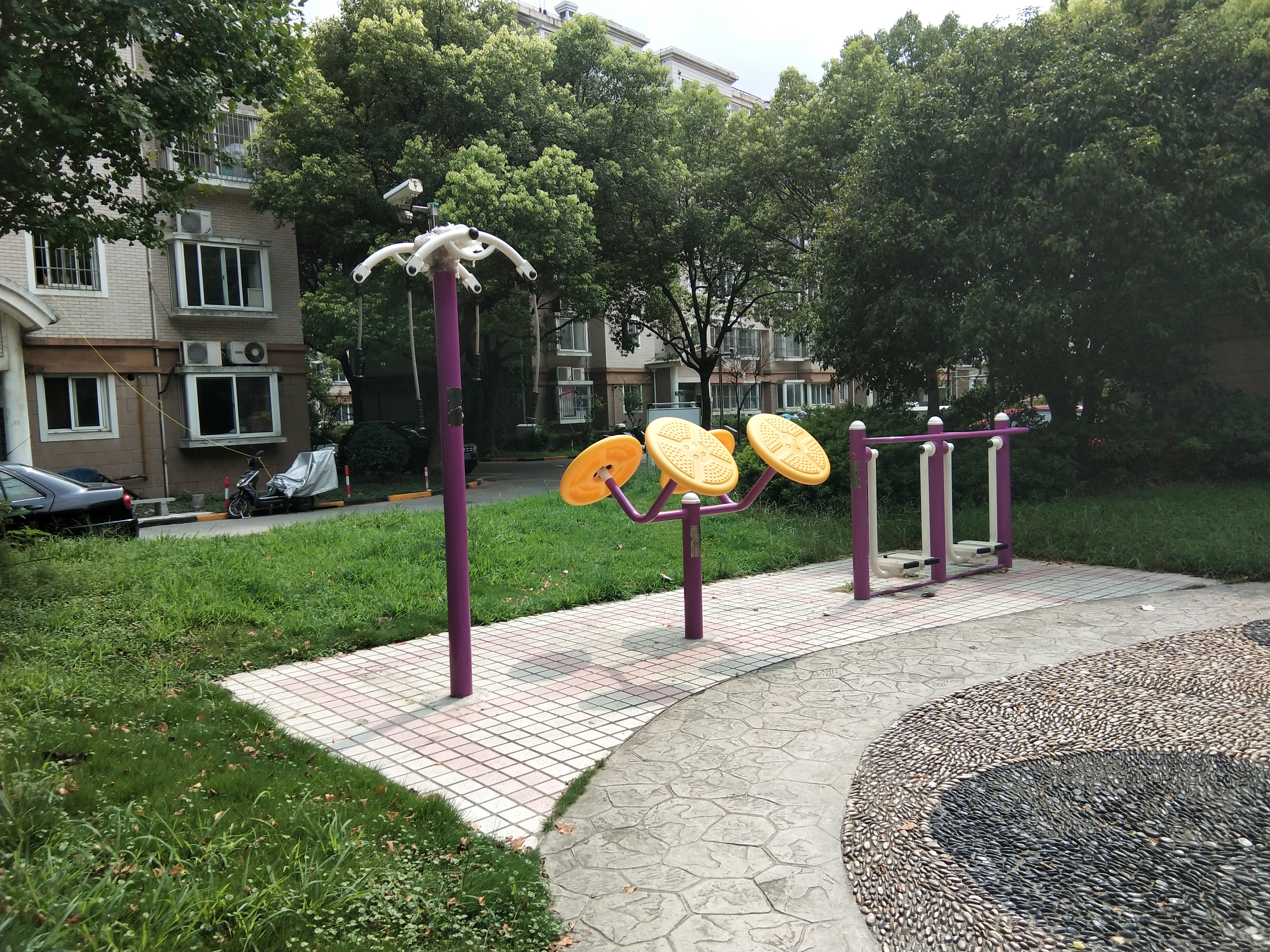 松江區(qū)中山街道平橋274弄市民益智健身點