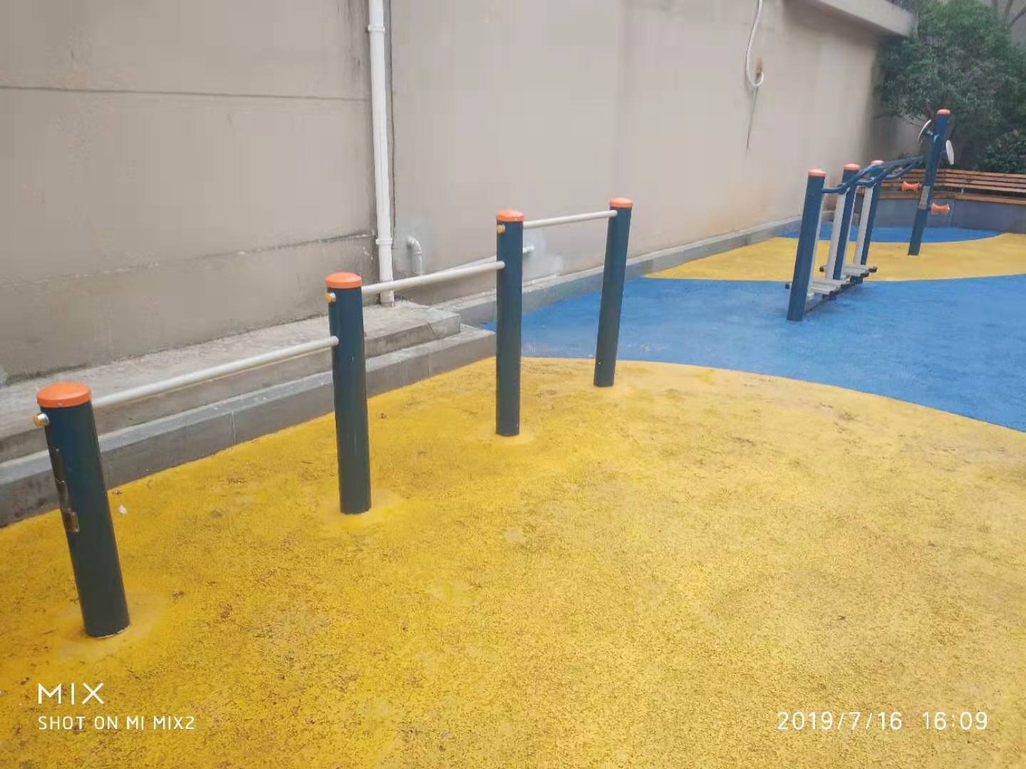 靜安區(qū)彭浦新村街道第五居委健身點（平順路71號）