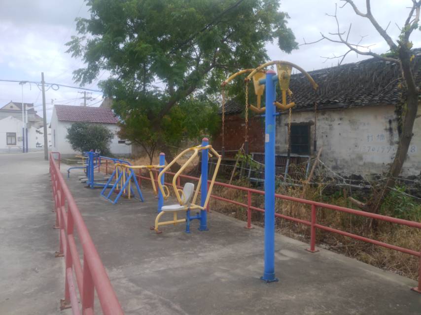 響哃村美麗鄉(xiāng)村健身點(diǎn)1