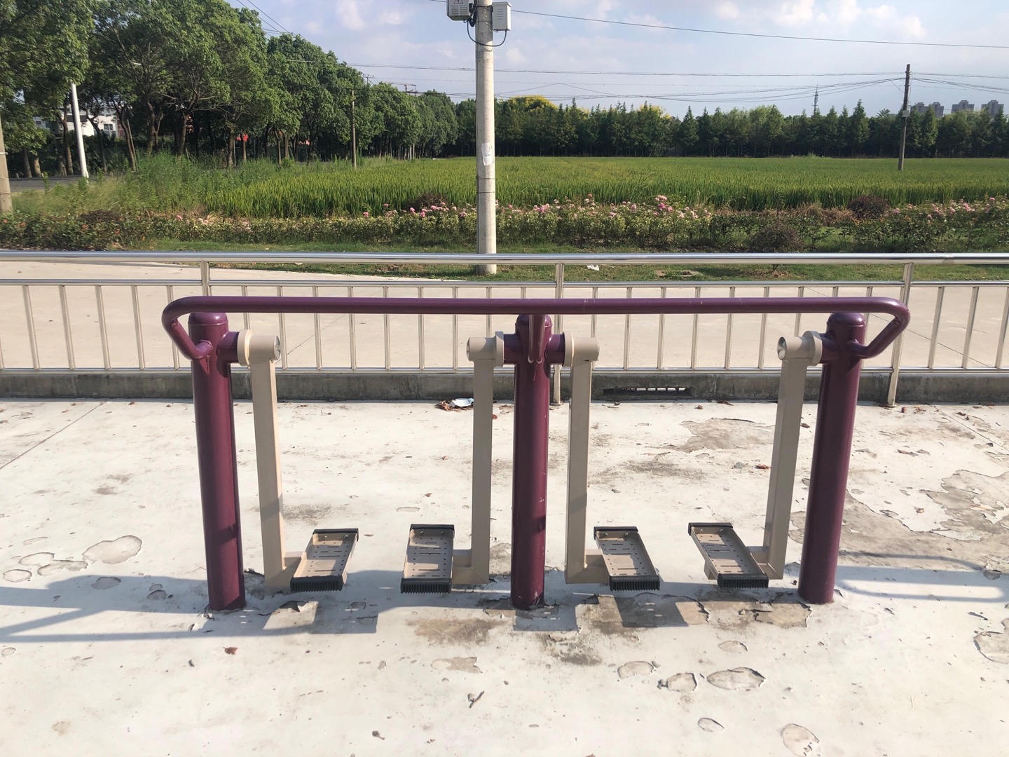 二位太空漫步機(jī)