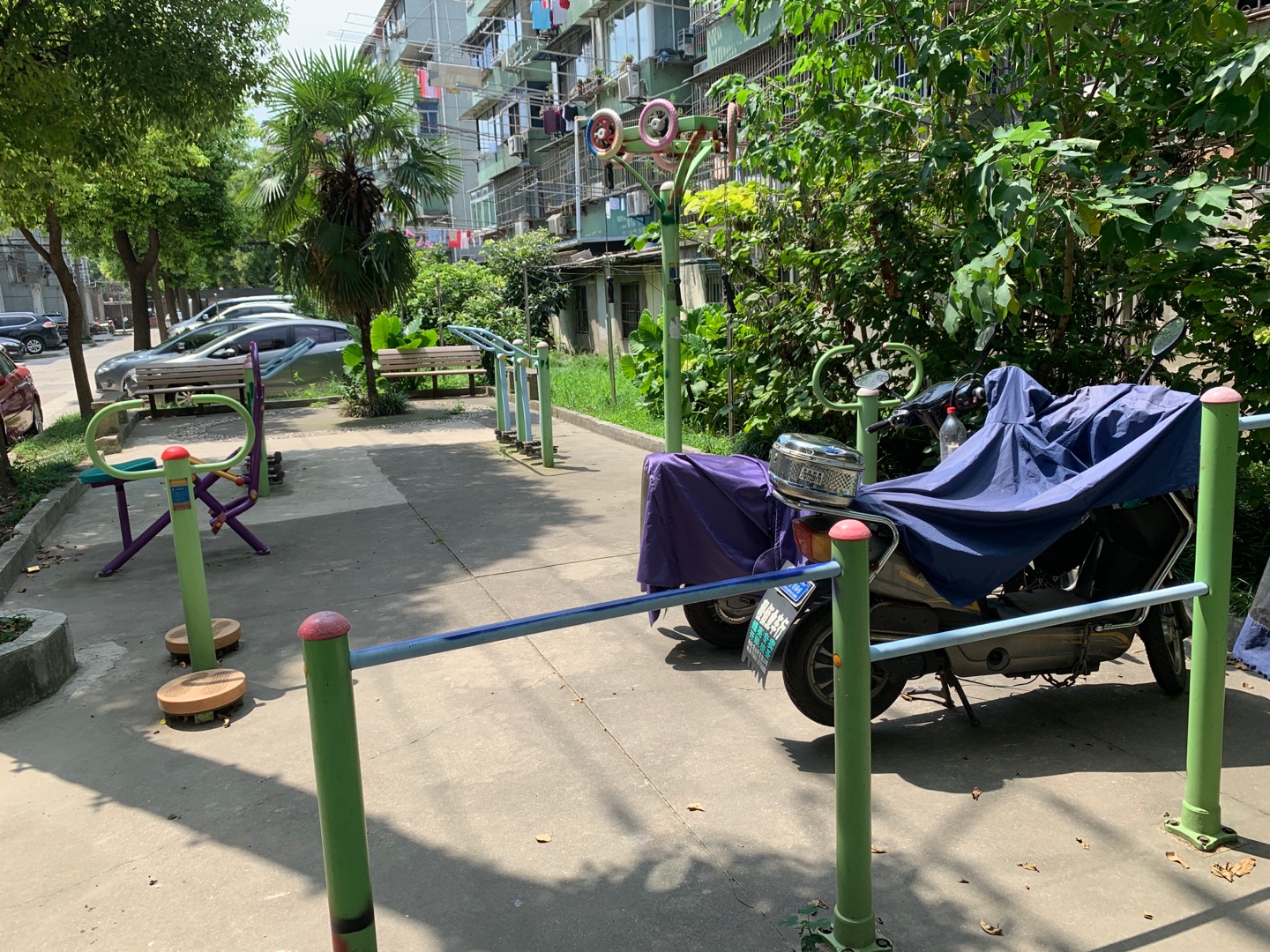 華浜二村居委一居148號(hào)健身點(diǎn)