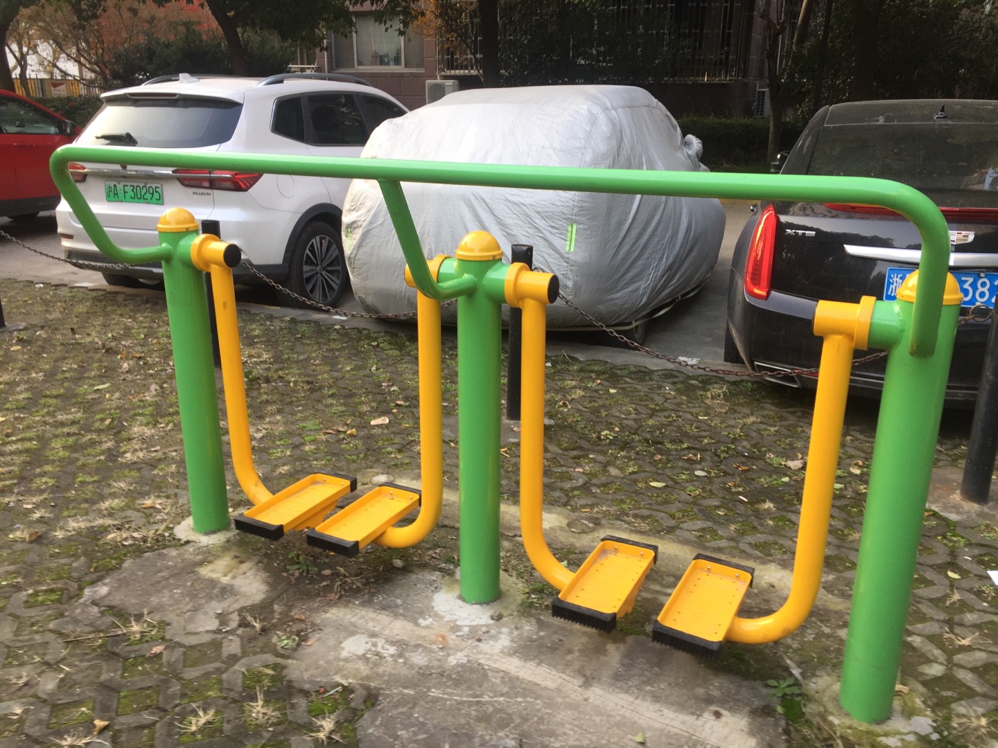 雙位太空漫步機