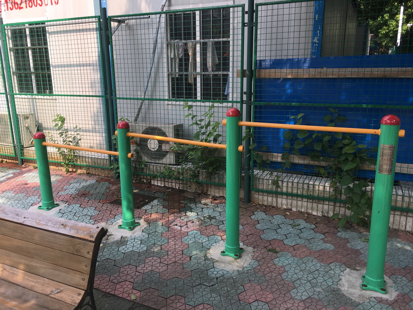 多聯(lián)壓腿架