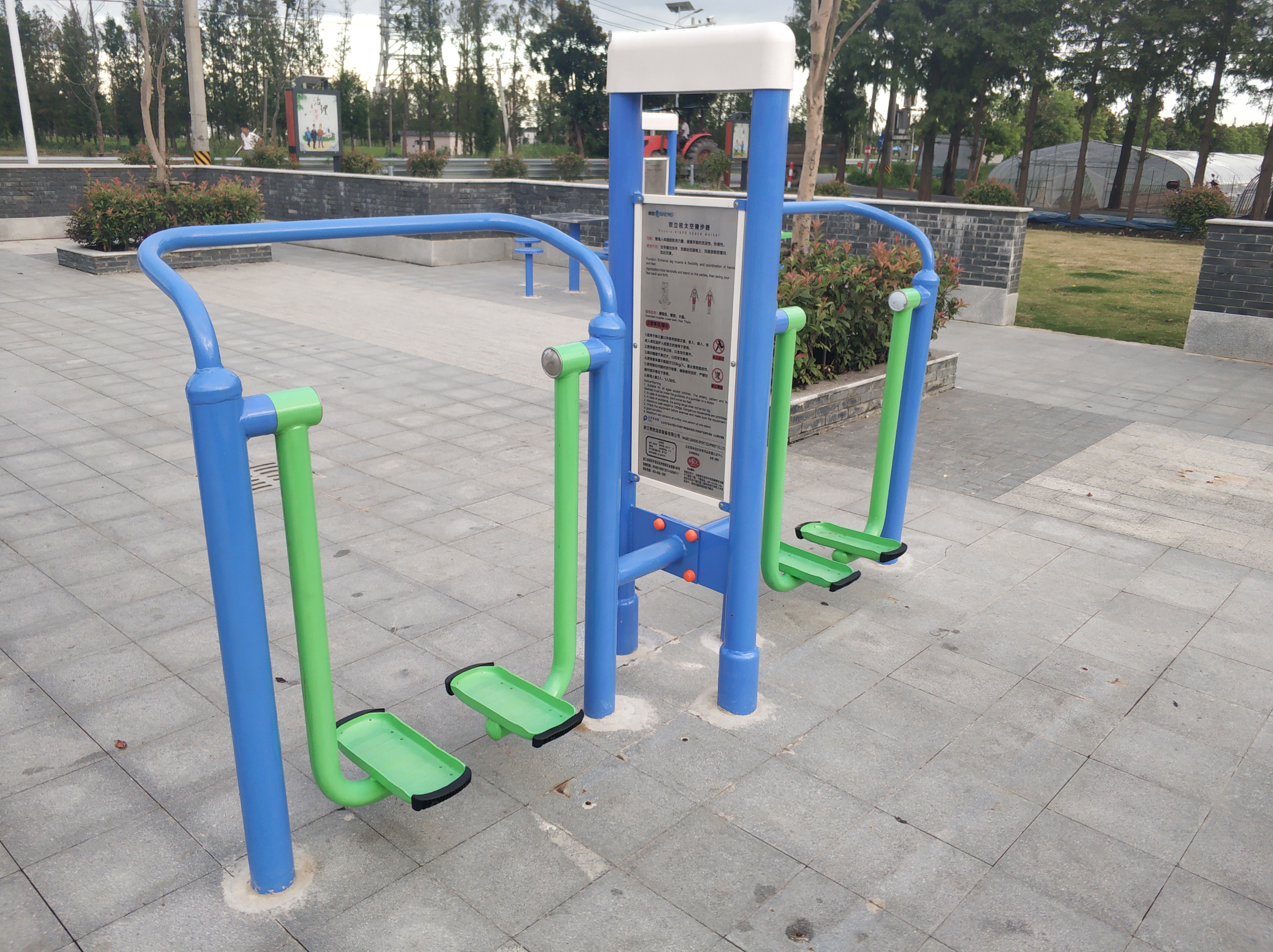 雙立柱太空漫步器