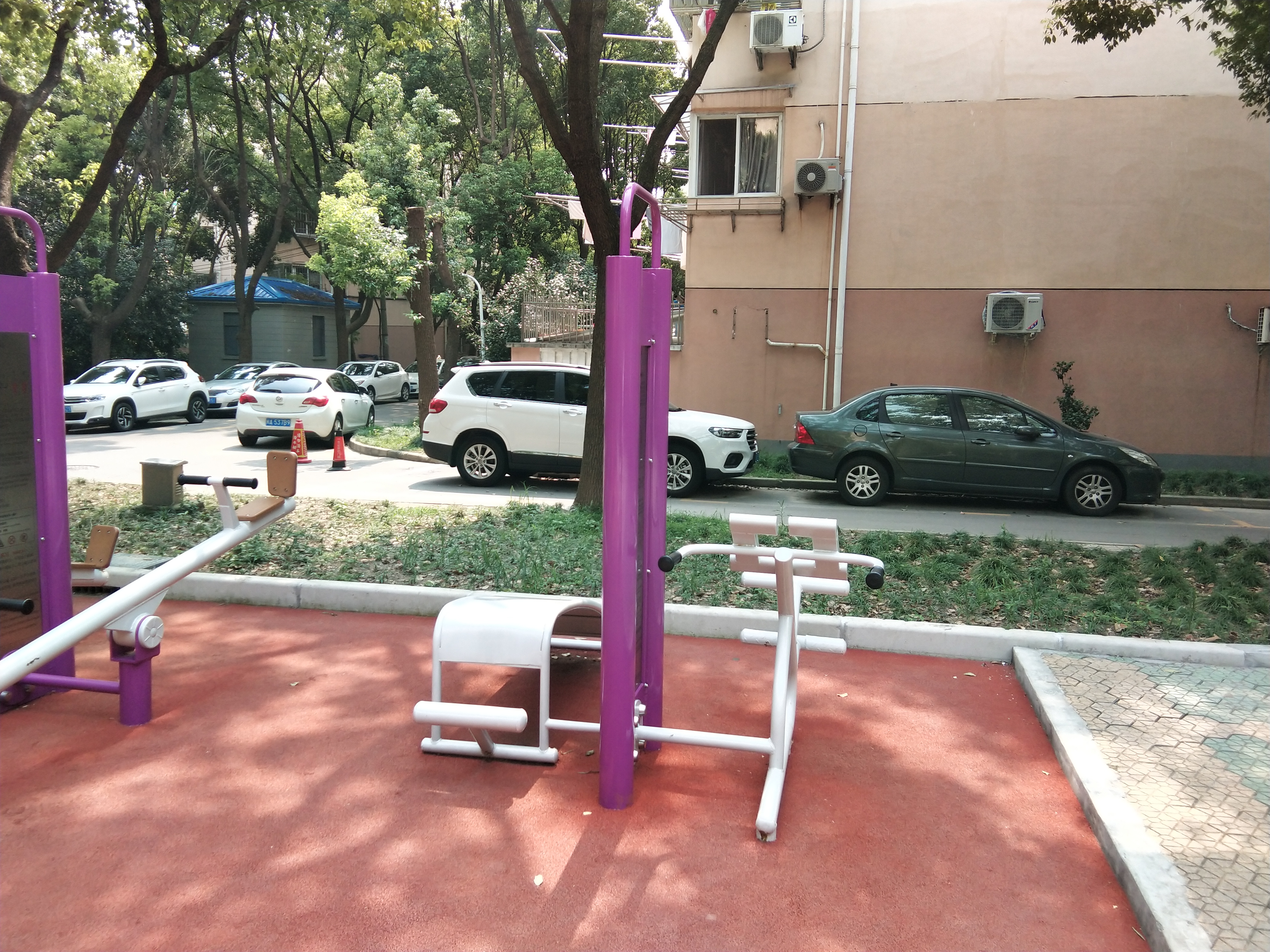 背肌腹肌訓練器（兩站位）