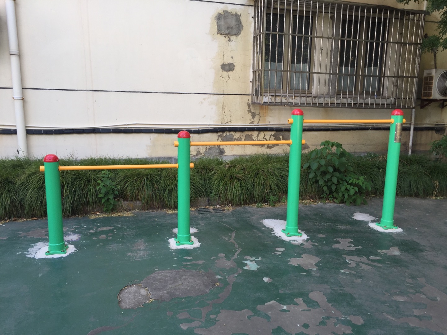 多聯(lián)壓腿架