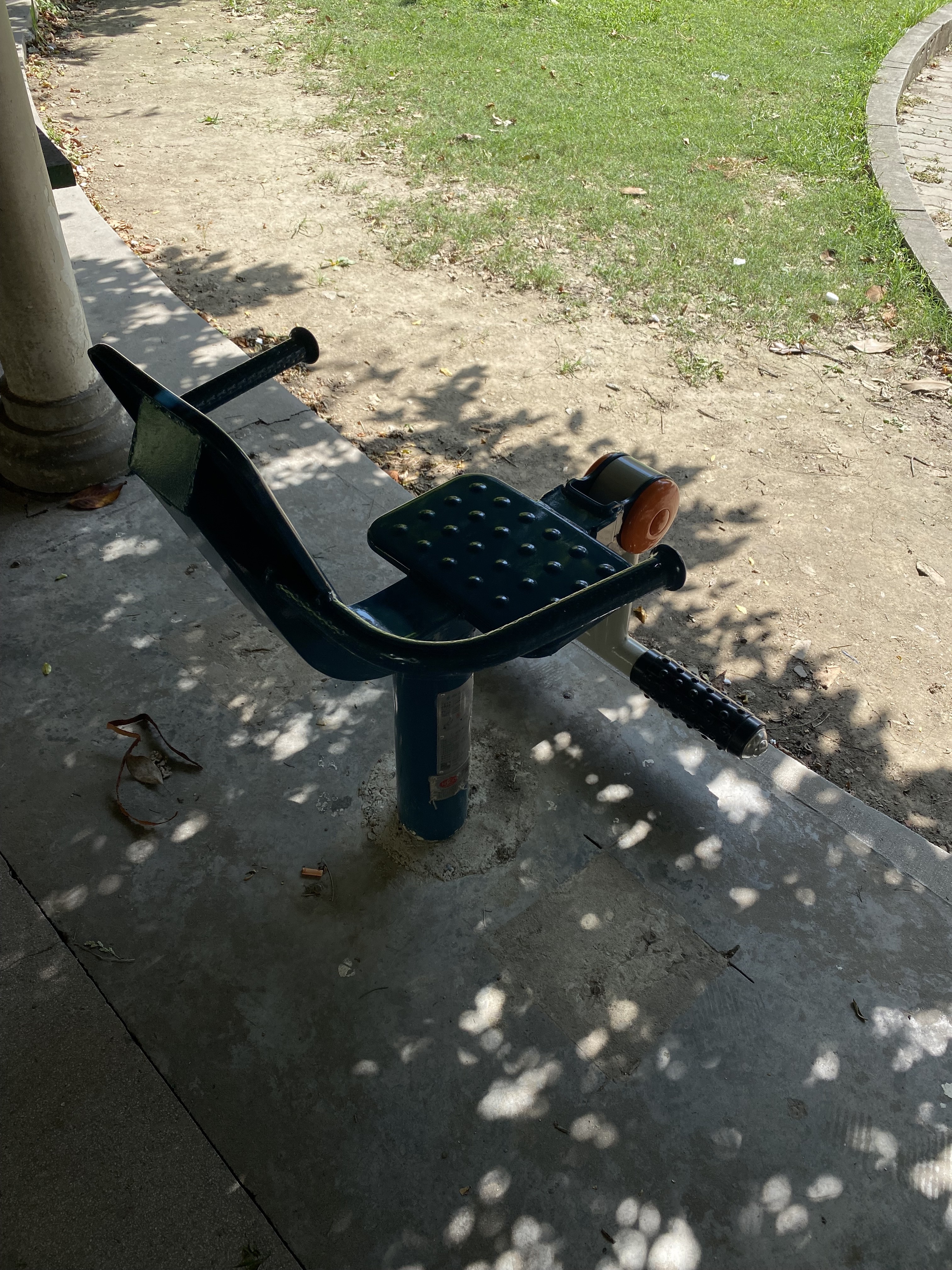 膝關(guān)節(jié)訓(xùn)練器