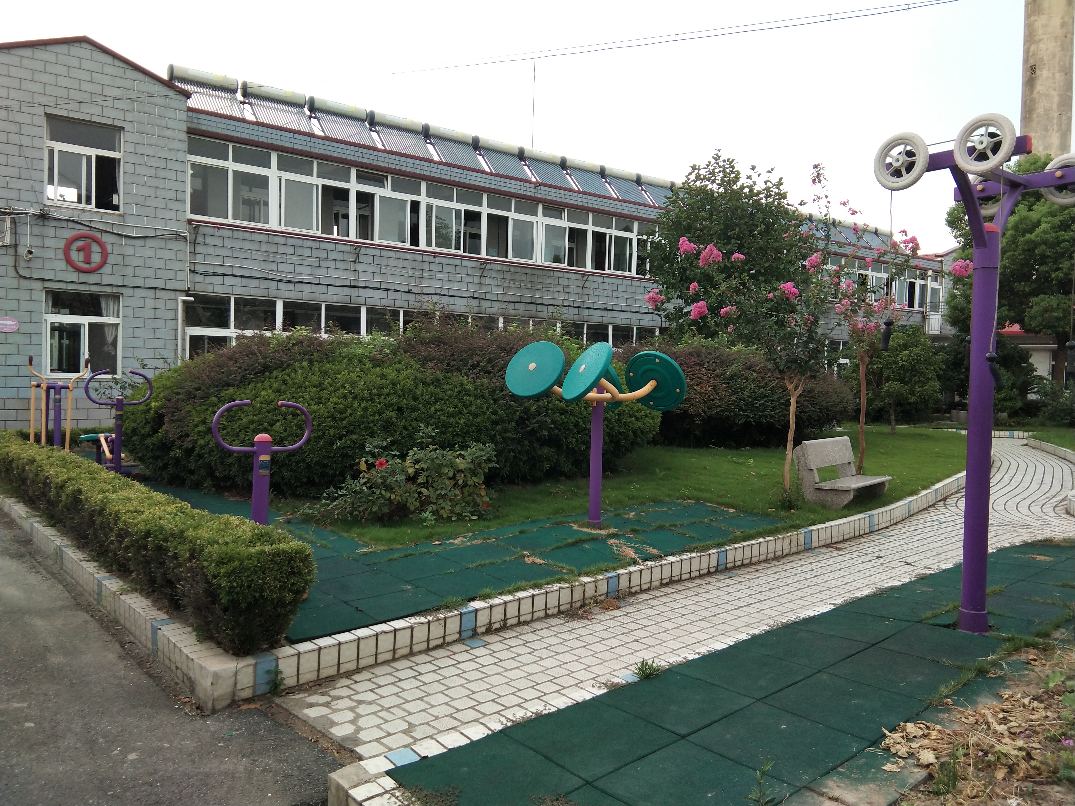 羅涇鎮(zhèn)敬老院健身點(diǎn)