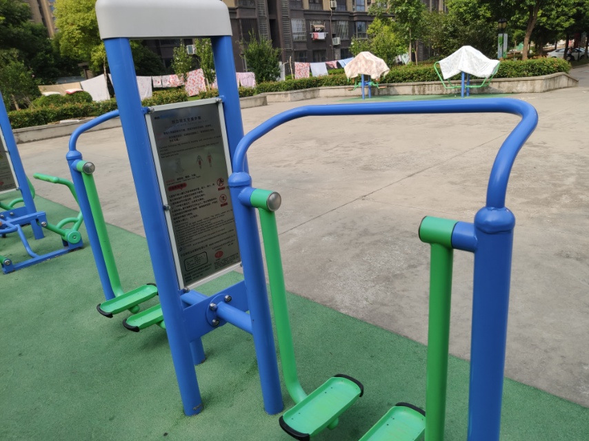 雙立柱太空漫步器