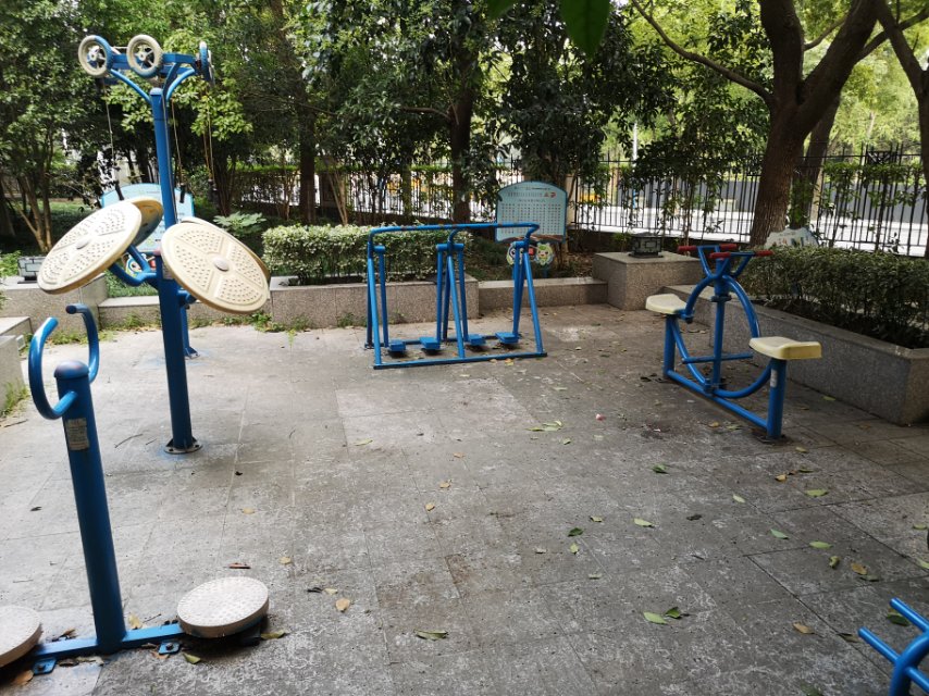 東方花園二居委健身點(diǎn)C