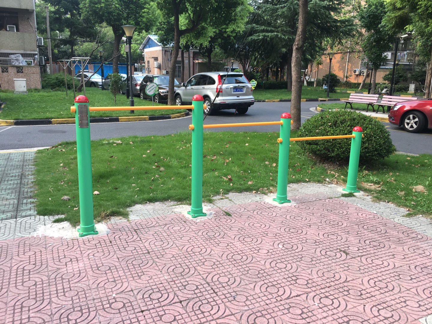 多聯(lián)壓腿架