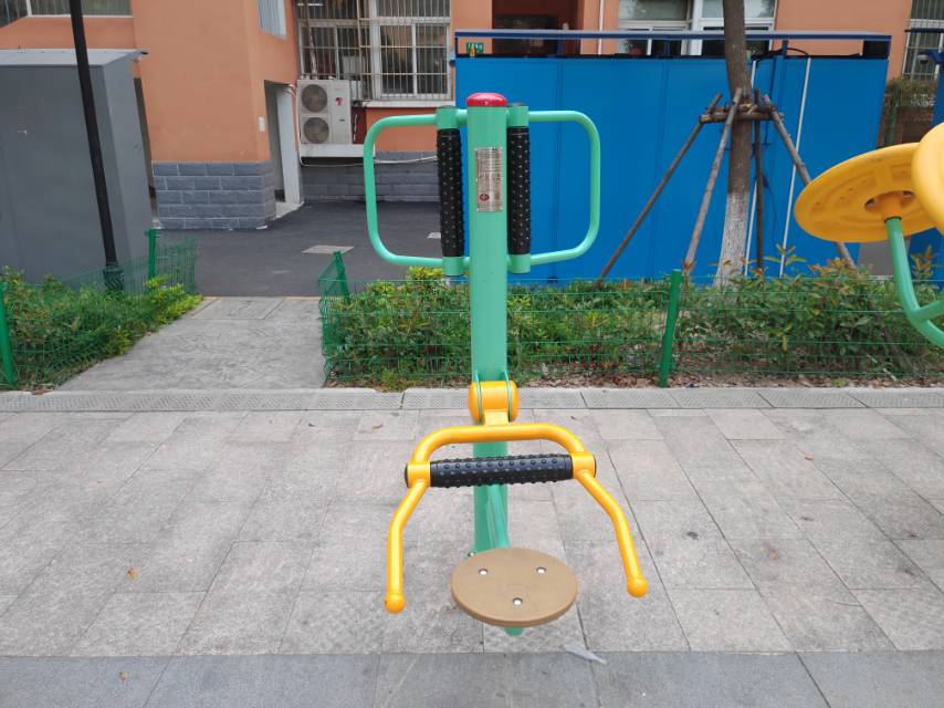 坐式腰背按摩器