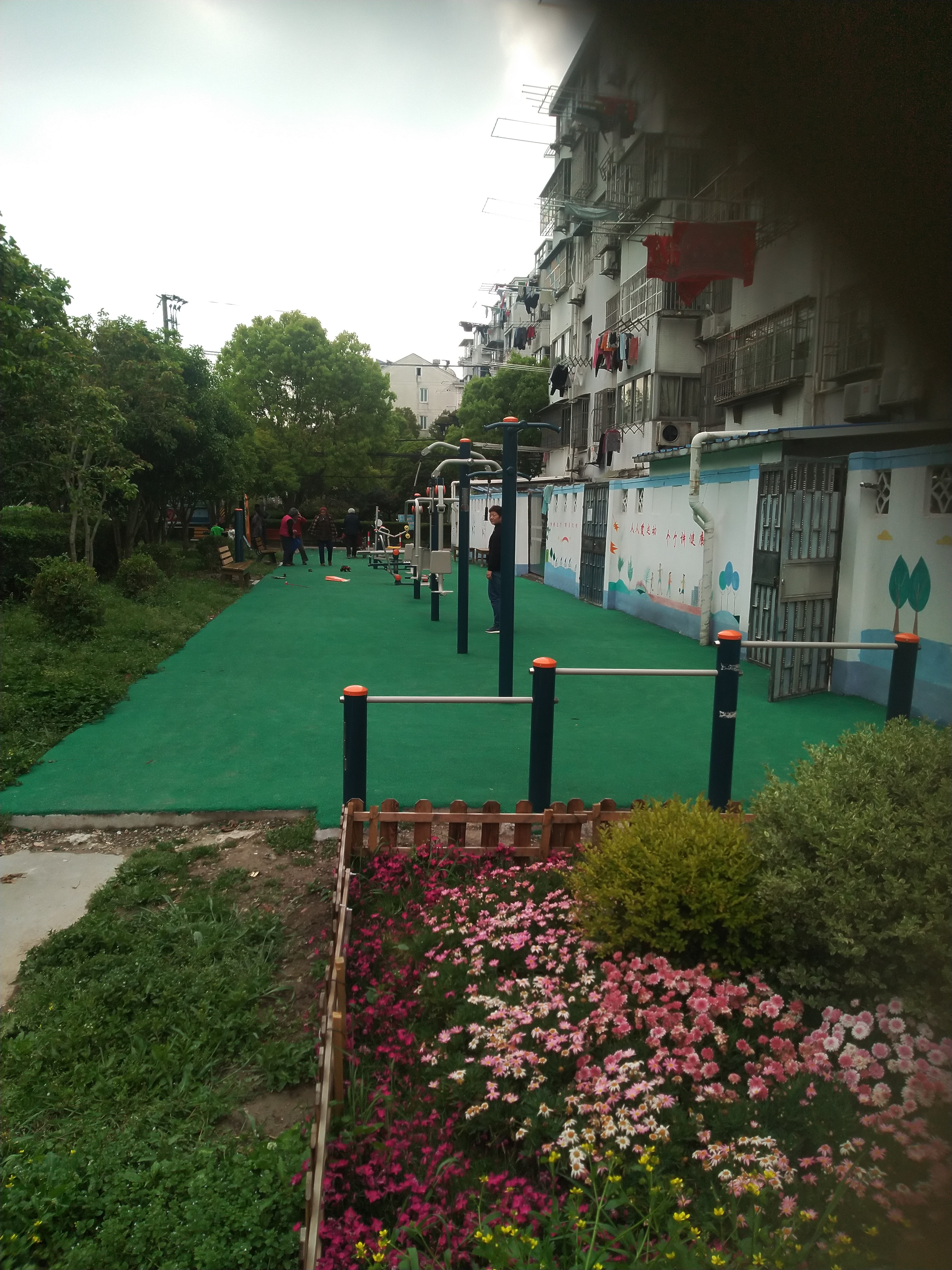 營房1044弄自建房健身苑