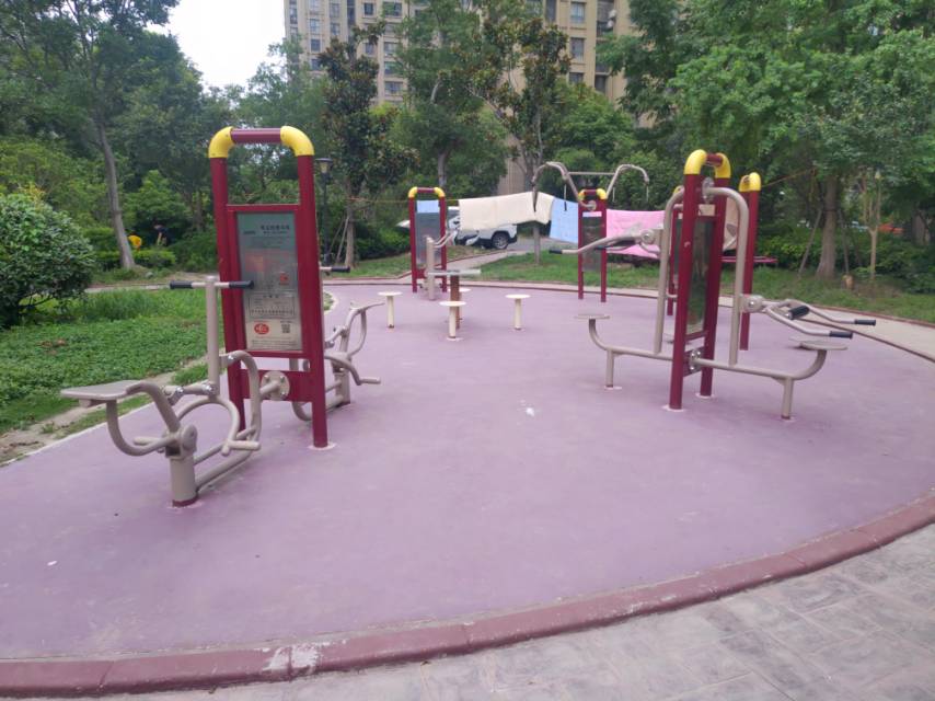 井亭苑社區(qū)益智健身點(diǎn)