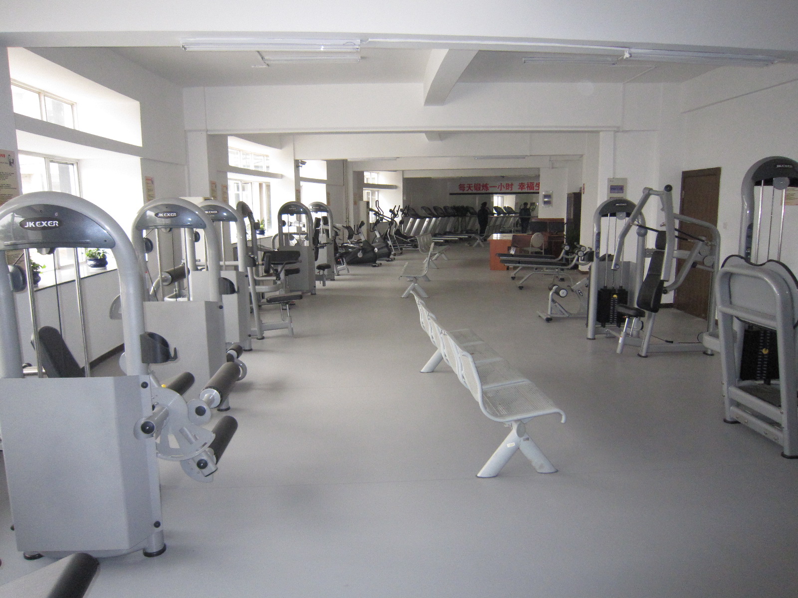 四團鎮(zhèn)社區(qū)活動中心市民健身房