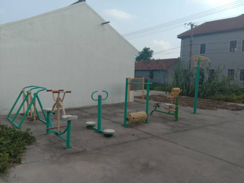 堡鎮(zhèn)人民村7隊(duì)健身點(diǎn)