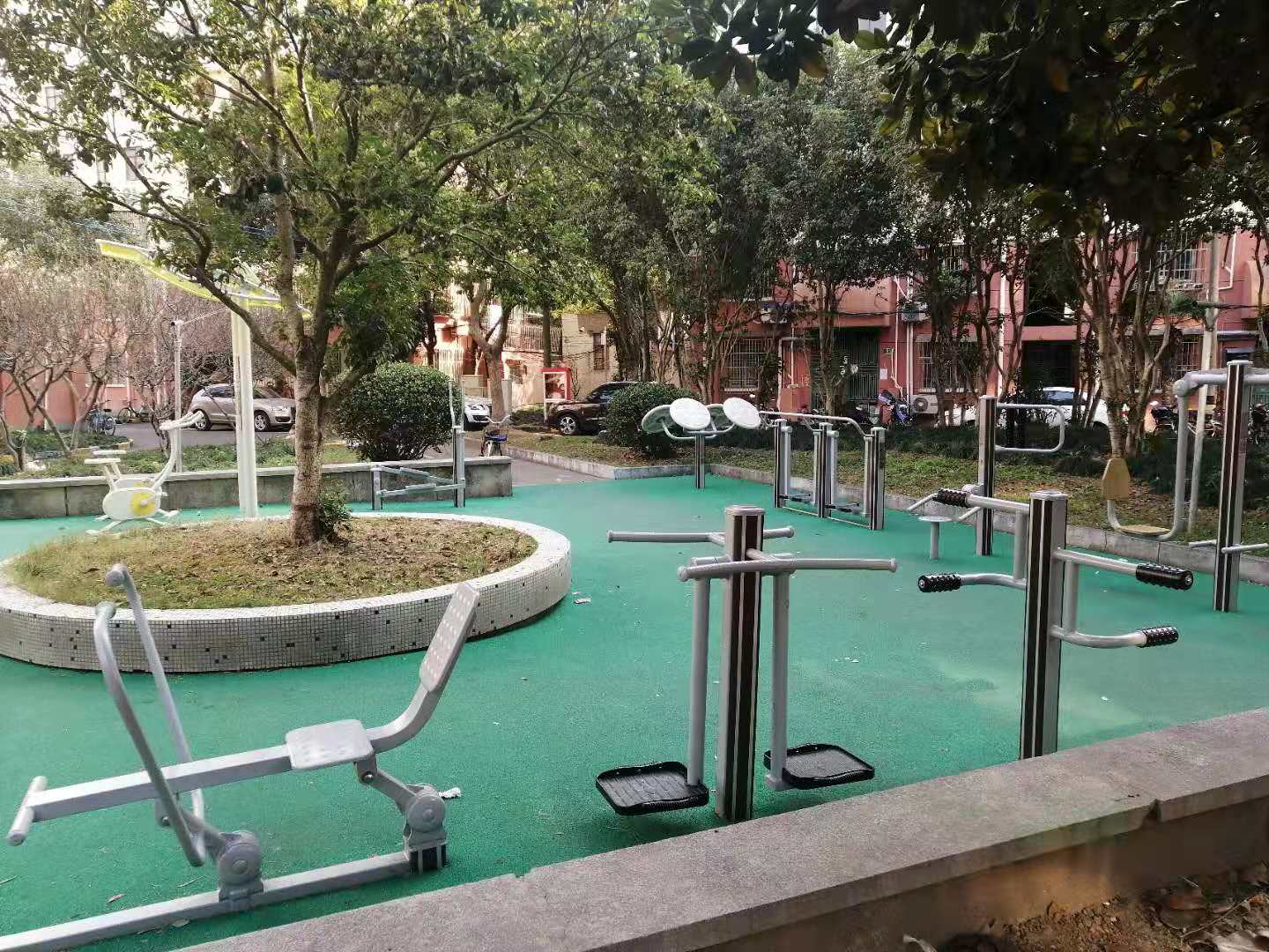 涼六居委市民益智健身苑點