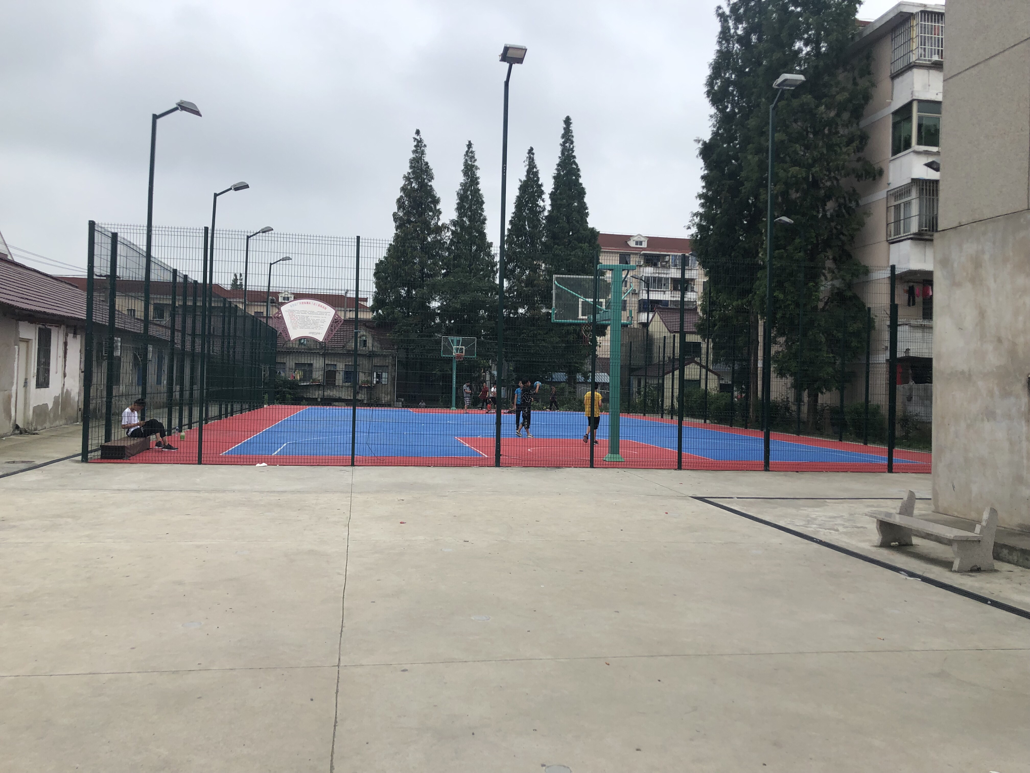 朝陽(yáng)居委公共運(yùn)動(dòng)場(chǎng)