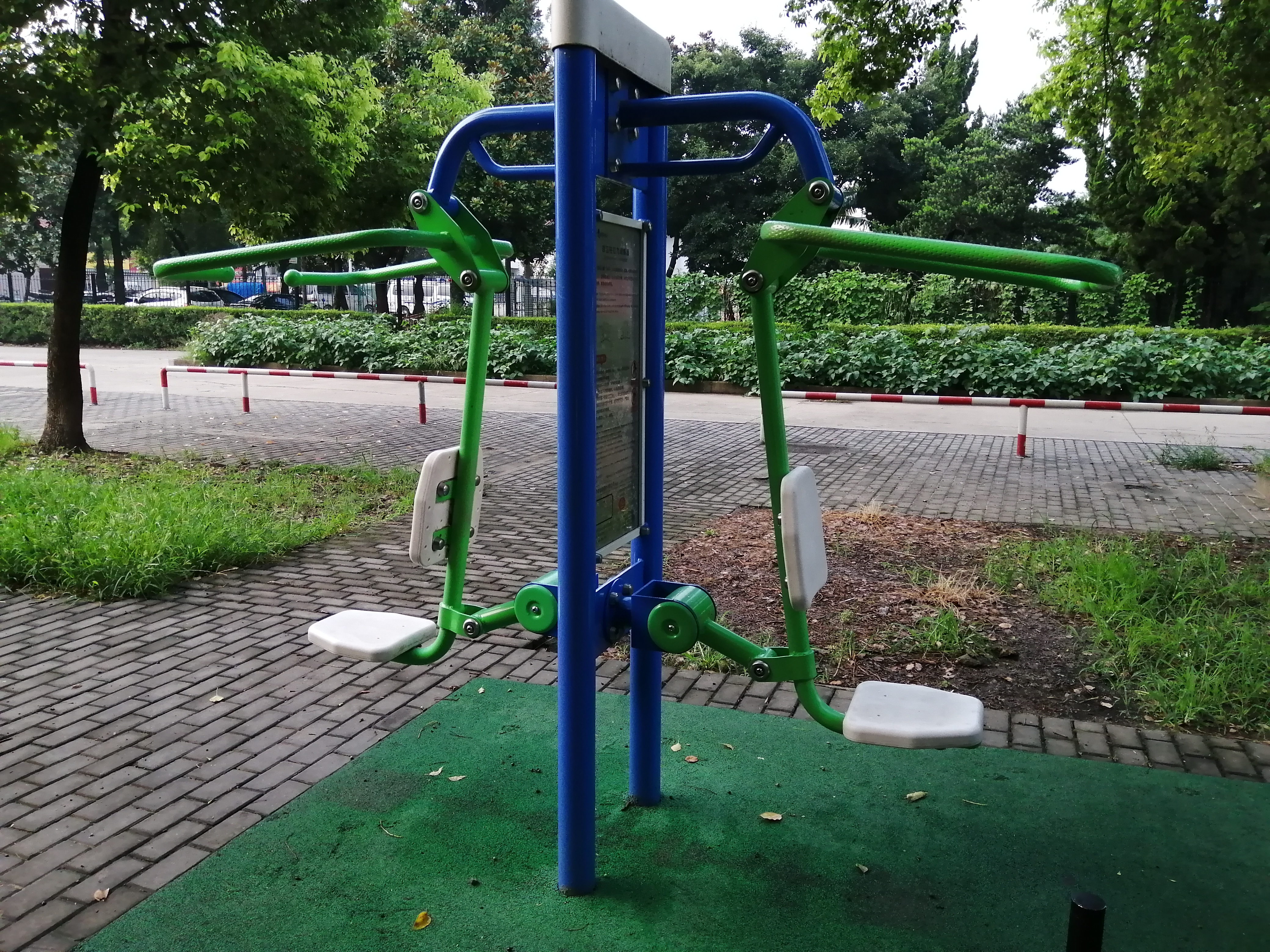 雙立柱拉力訓(xùn)練器