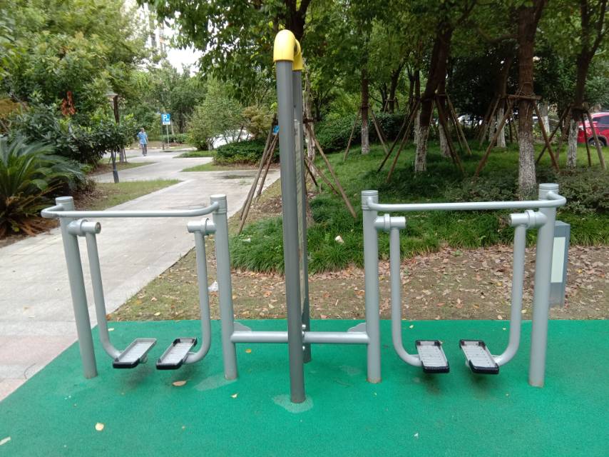 雙位太空漫步機(jī)