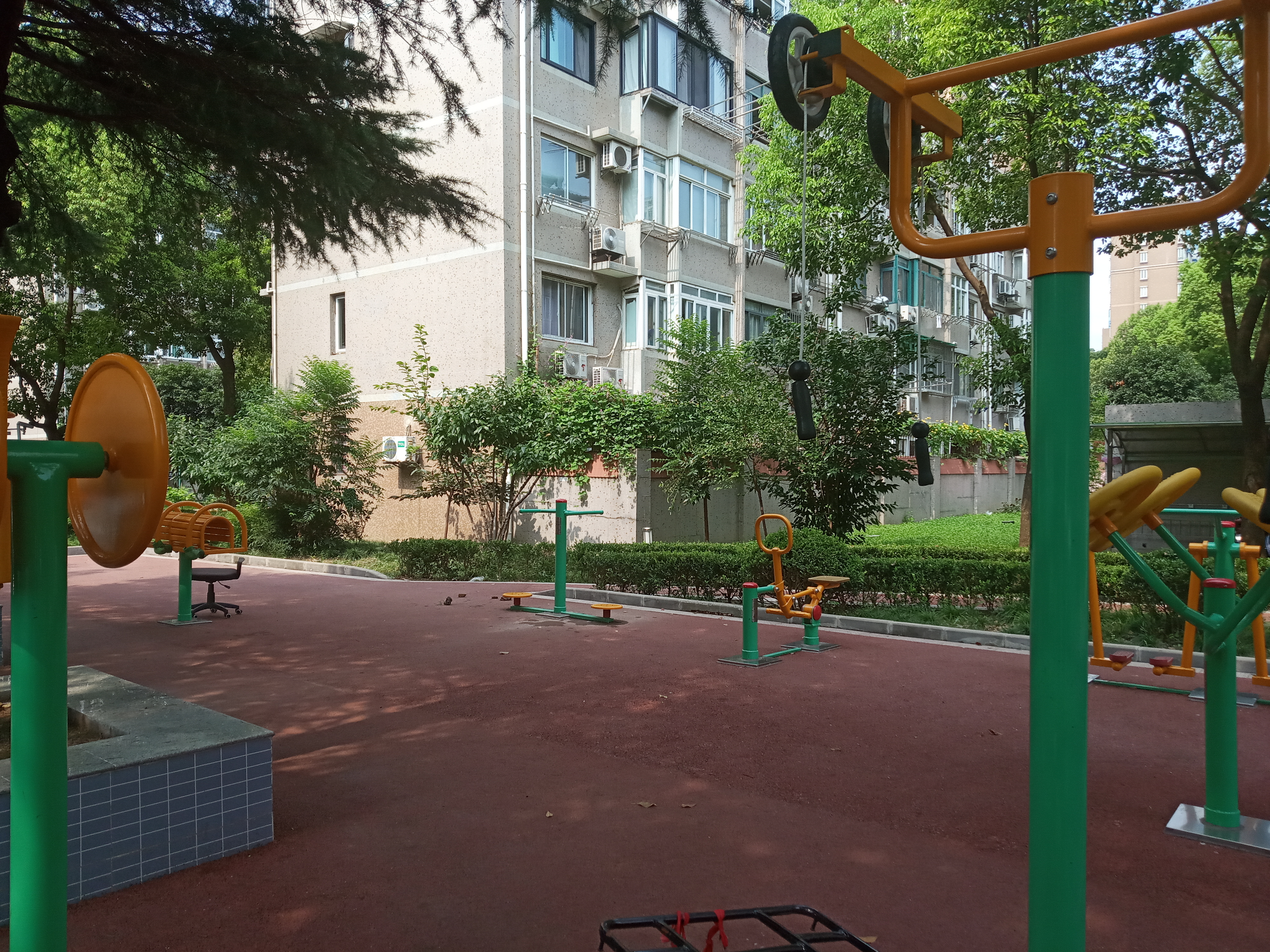 古龍一居居委A健身苑點