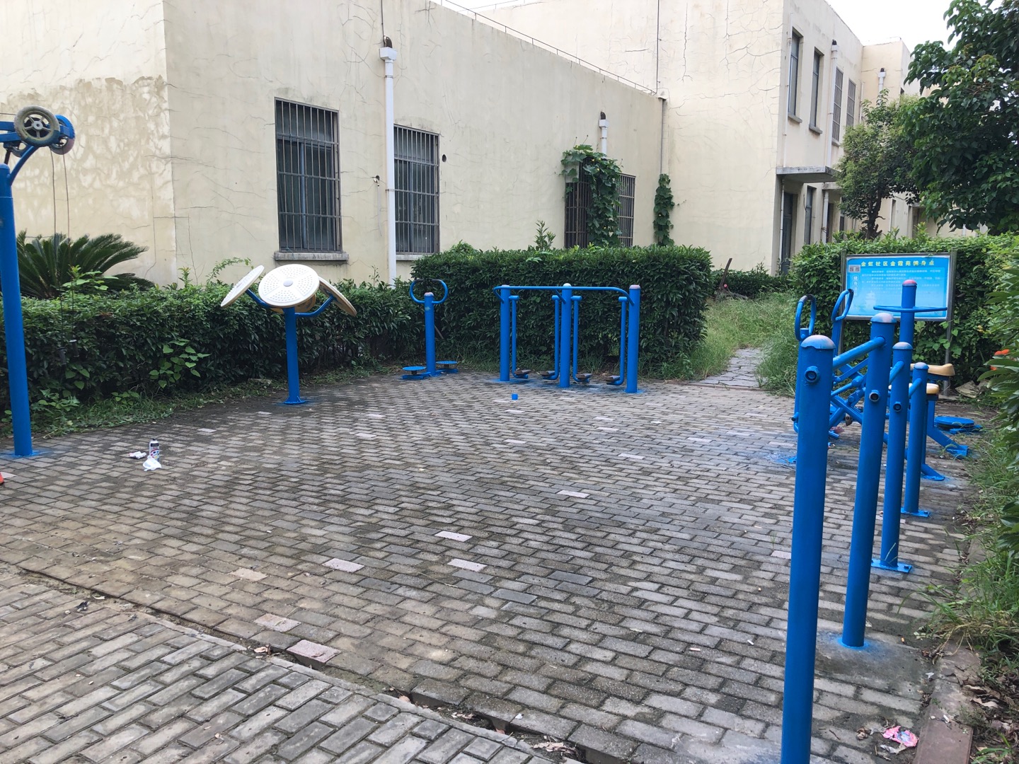 金虹社區(qū)金霞苑健身點