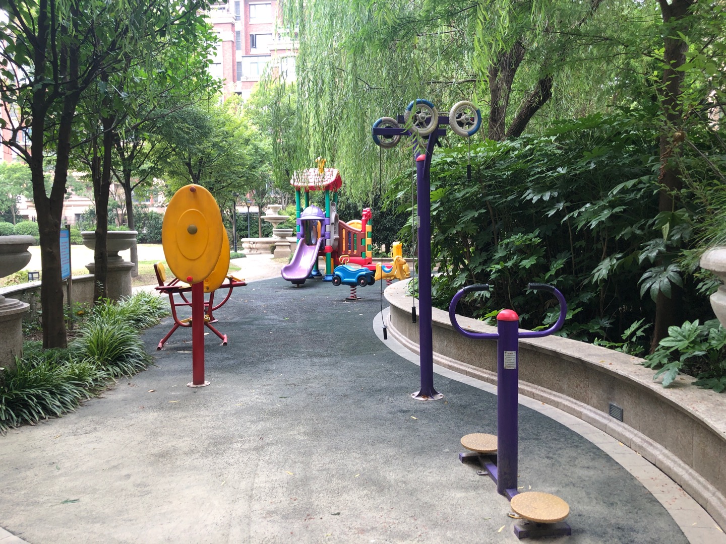 嘉豪社區(qū)臨洮路1001弄健身點(diǎn)