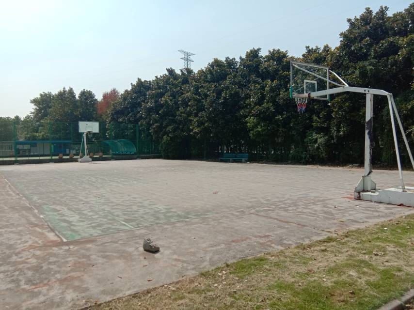 佘山江秋社區(qū)公共運(yùn)動(dòng)場(chǎng)