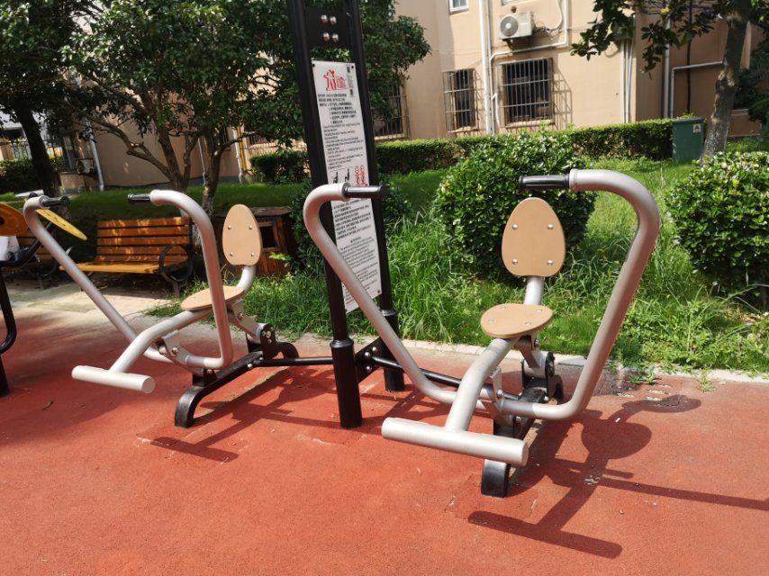 自重式劃船訓(xùn)練器