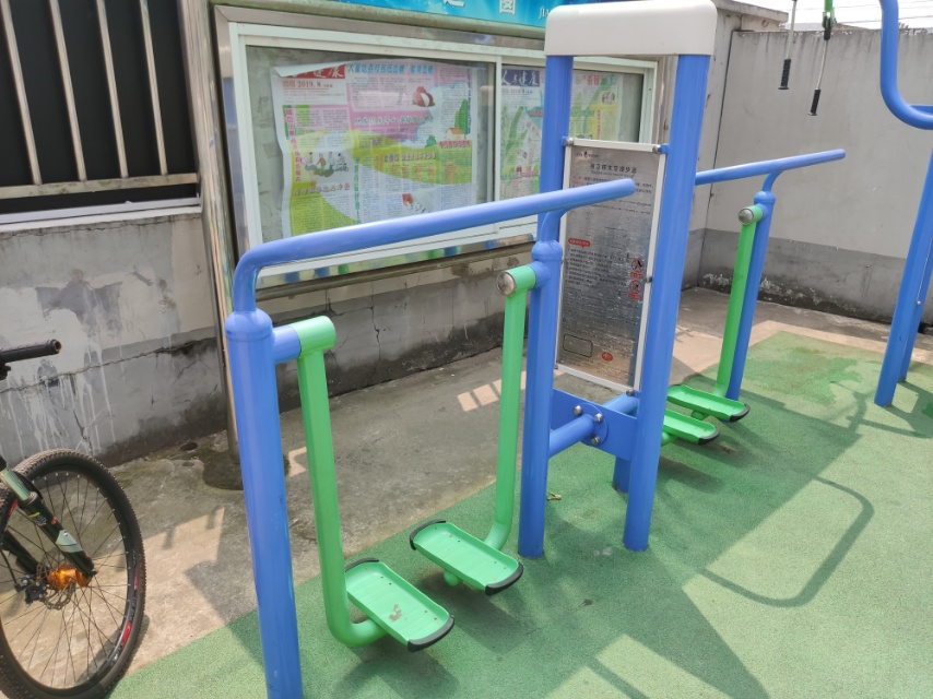 雙立柱太空漫步器